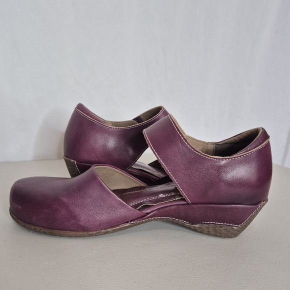 L'Artiste Spring Step GLOSS Wedge Heel Mary Jane Velcro Strap in Purple - Size 7 - Picture 2 of 16